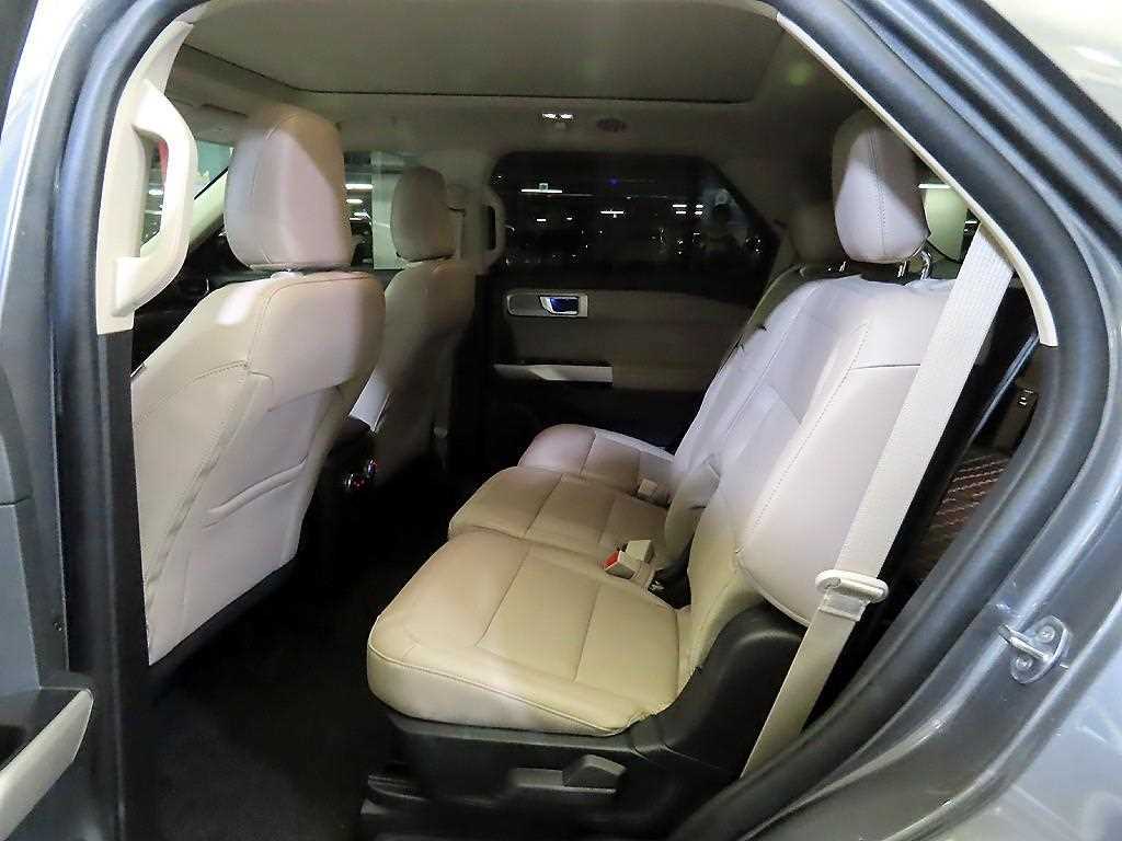 Ford Explorer 2.3 AWD Limited 8