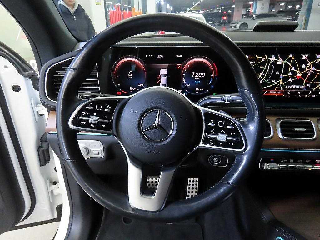 Mercedes-Benz GLE-Class GLE350e 4MATIC Coupe 9