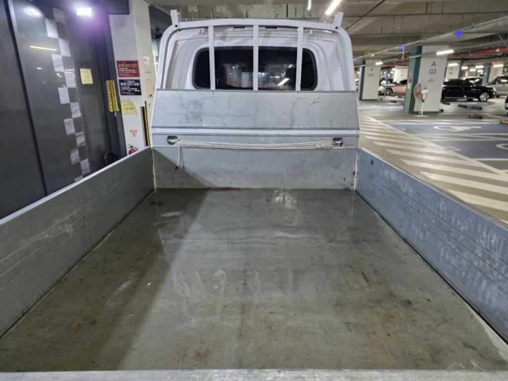 Hyundai Porter 1.0 Ton/ Double Cab/ Long Wheelbase/ CRDi Style 7