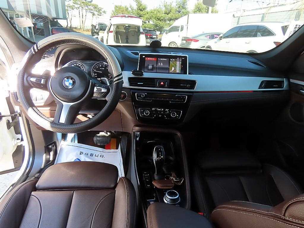 BMW X1 xDrive 20i M Sport 8