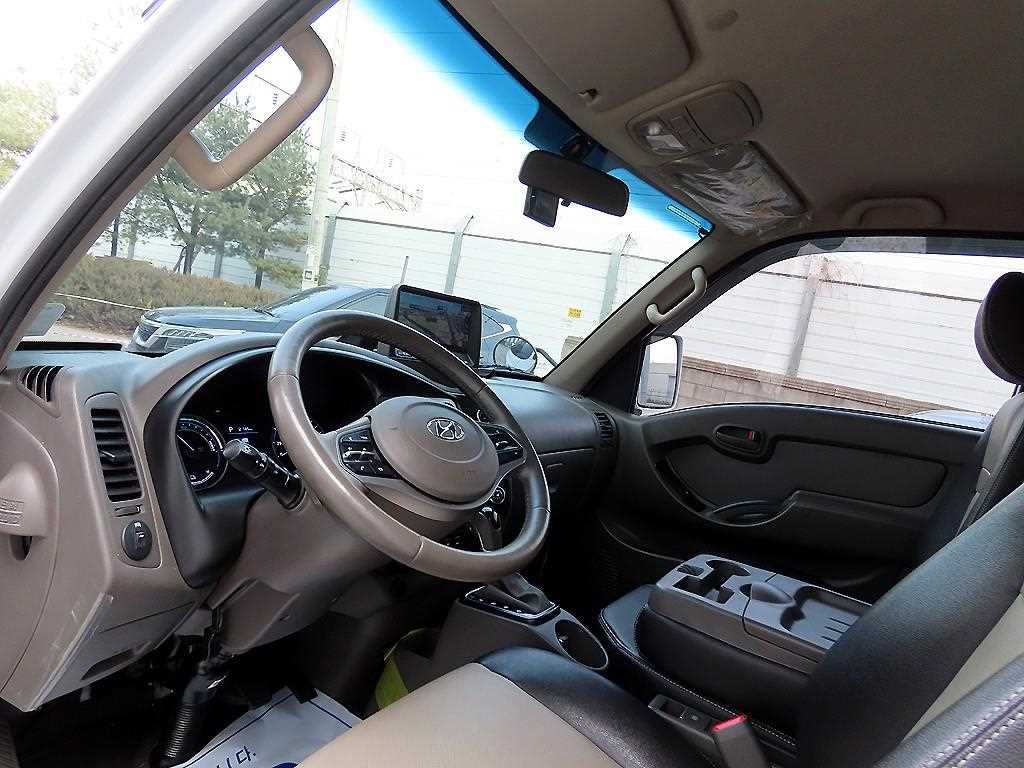 Hyundai Porter Manual/ Super Cab/ Long Wheelbase 9