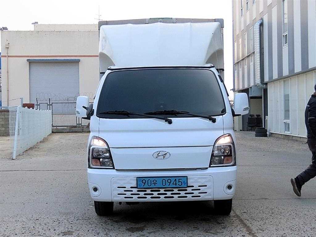 Hyundai Porter Manual/ Super Cab/ Long Wheelbase 2