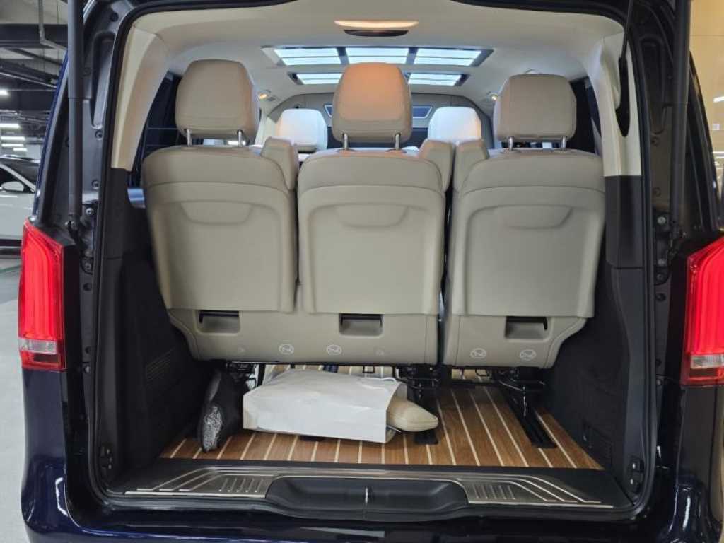 Mercedes-Benz V-Class V300 d 7