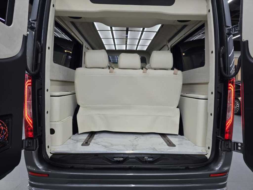 Mercedes-Benz Sprinter 319 CDi Euro Coach Business 8