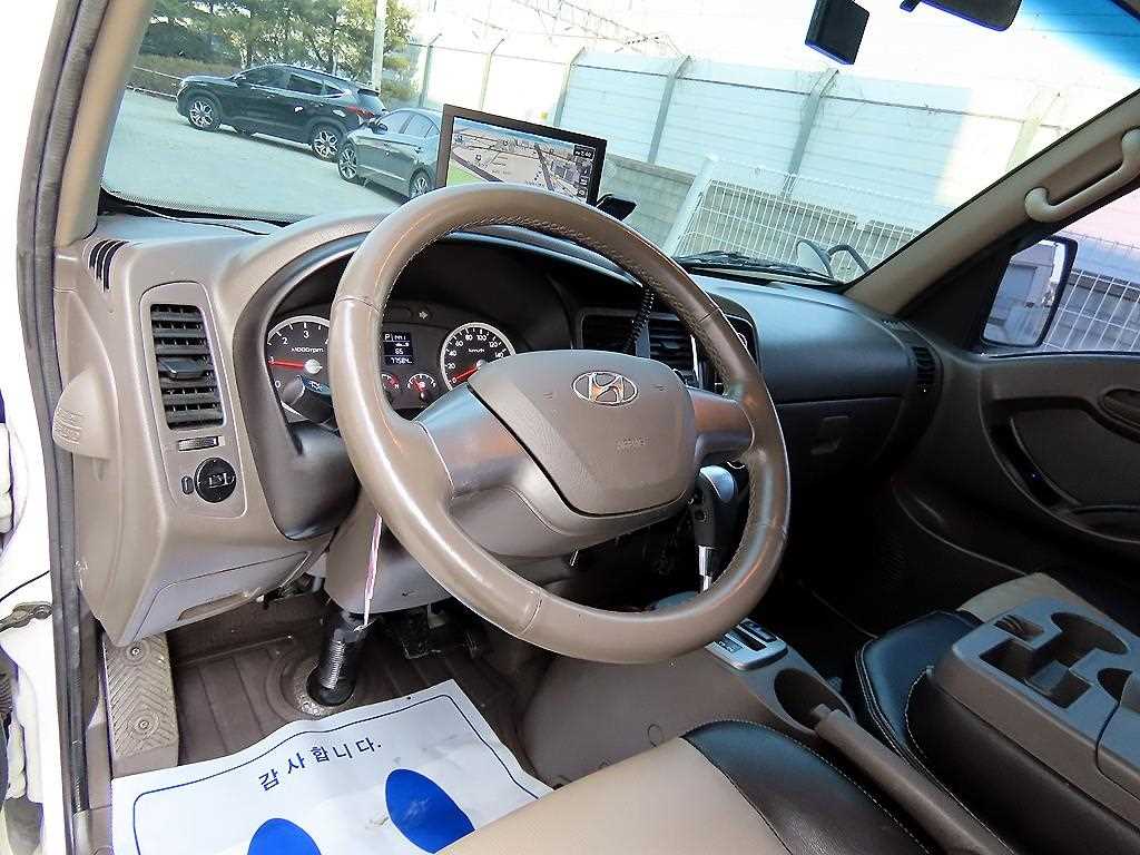 Hyundai Porter 1.0 Ton/ Double Cab/ Long Wheelbase/ CRDi Smart 9