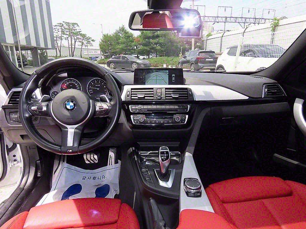 BMW 3 Series 328i M Sport 8