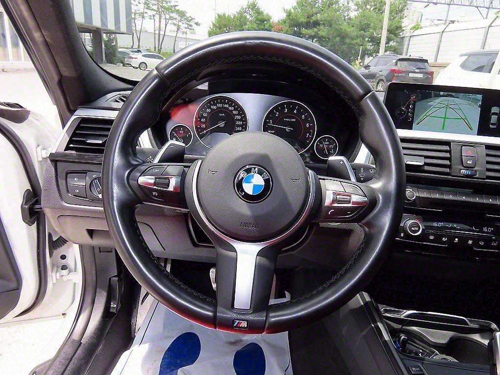 BMW 3 Series 328i M Sport 9