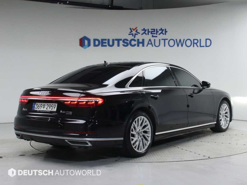 아우디 A8 55 TFSI 콰트로 LWB 사진 2/20