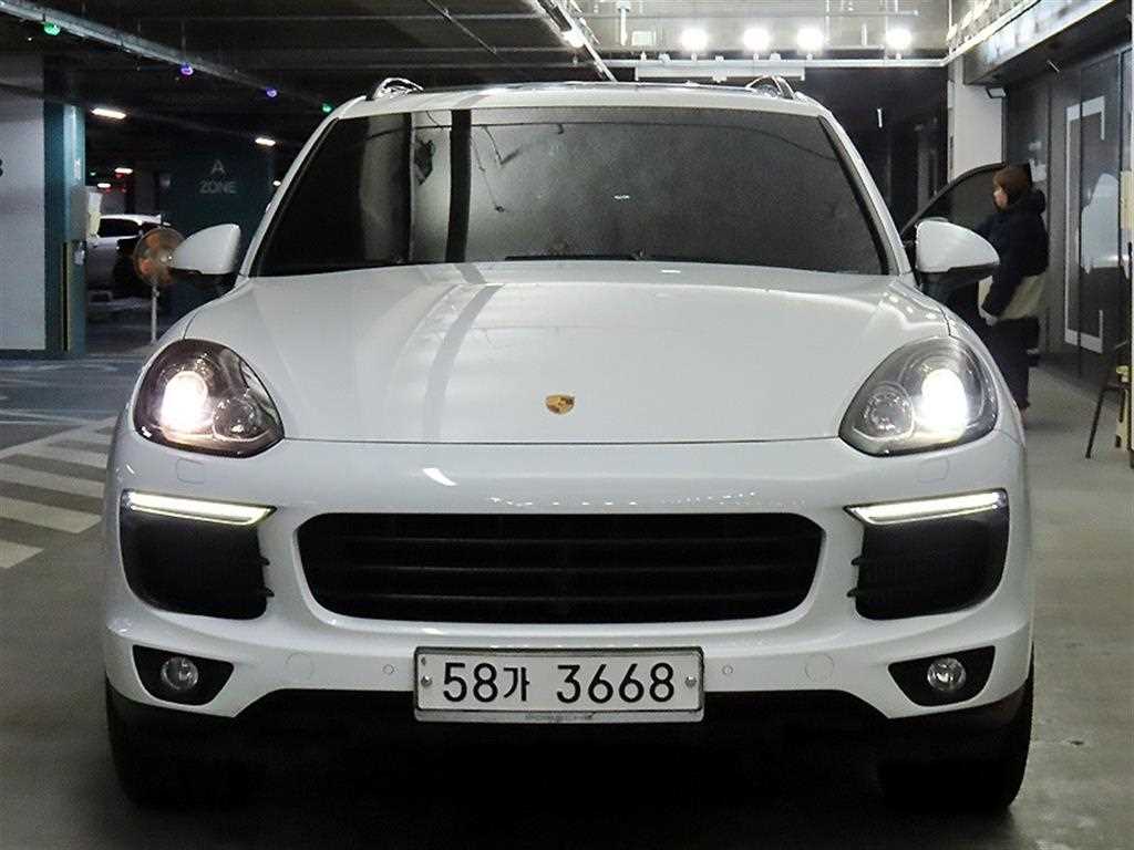 포르쉐 카이엔 3.0 디젤 플래티넘 에디션 사진 2/20
