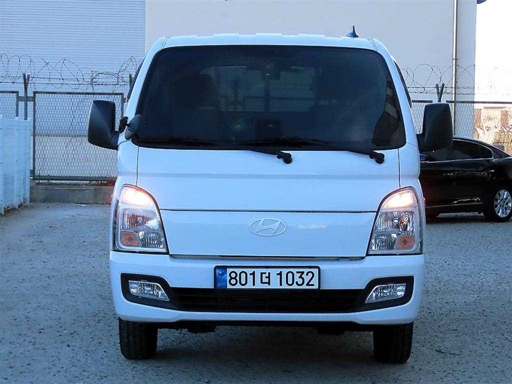 Hyundai Porter Standard Cab/ Long Wheelbase/ 2WD