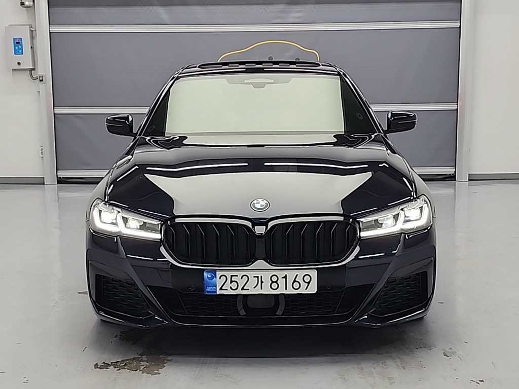 BMW 5시리즈 520i M 스포츠 사진 2/19