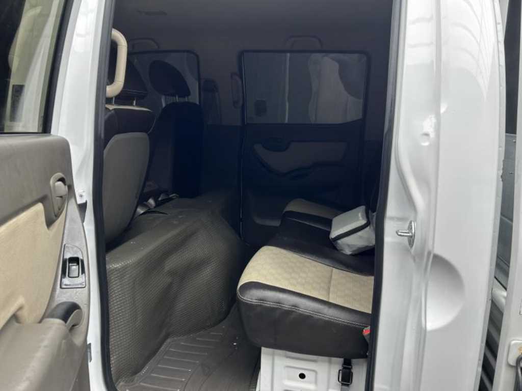 Hyundai Porter 1.0 Ton/ Double Cab/ Long Wheelbase/ CRDi Modern 7