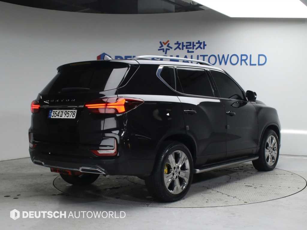 KGM 렉스턴 디젤 2.2 4WD 더 블랙 사진 2/20