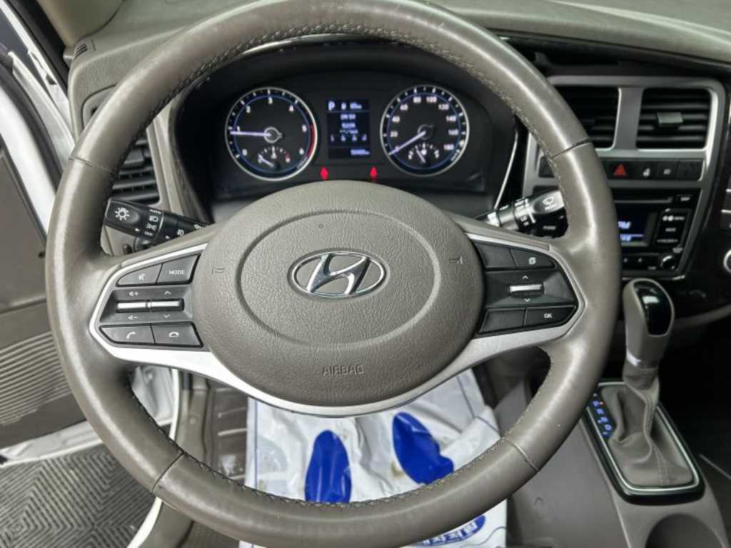 Hyundai Porter 1.0 Ton/ Double Cab/ Long Wheelbase/ CRDi Modern 10