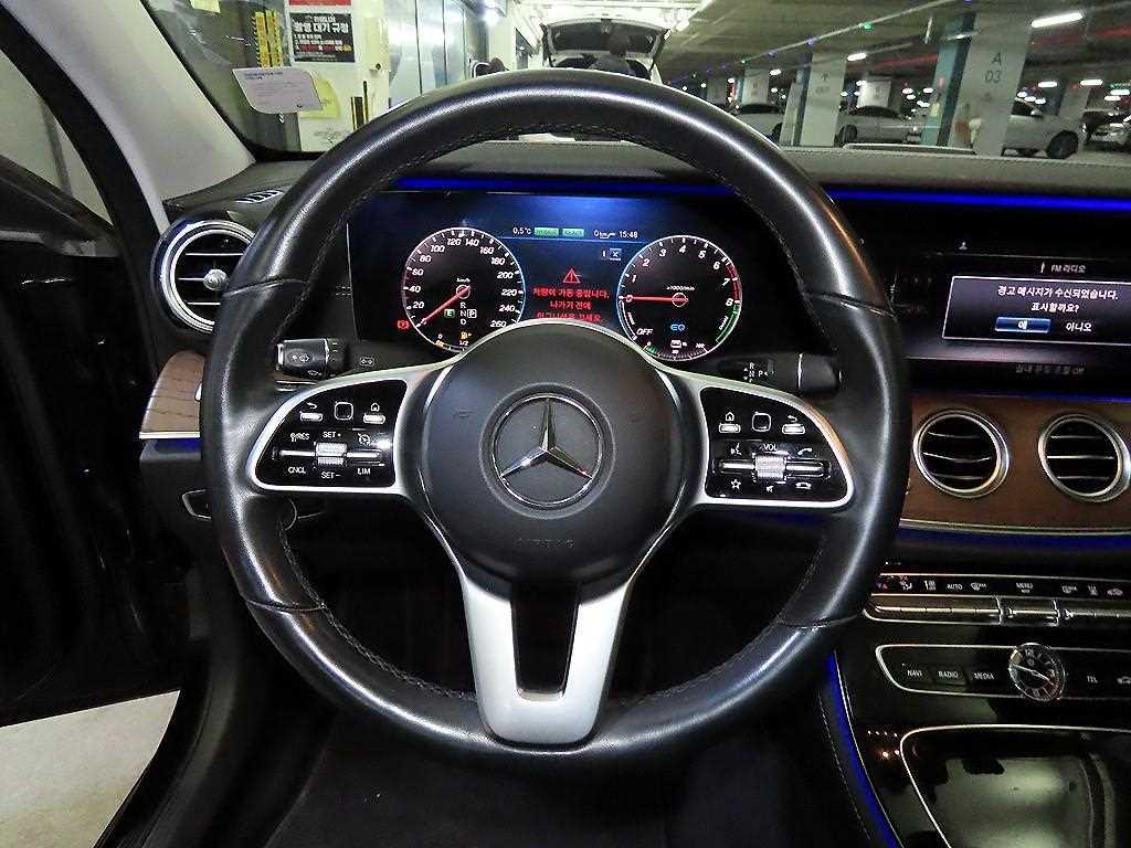 Mercedes-Benz E-Class E300e Exclusive 9