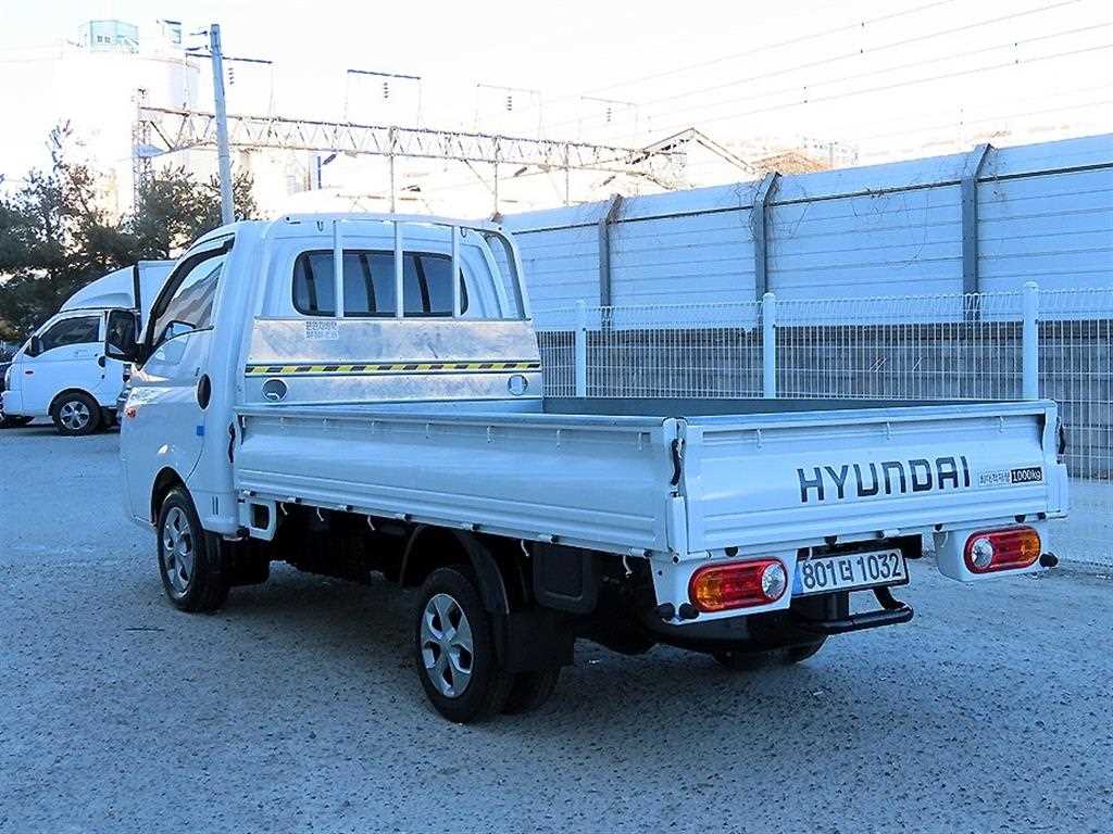 Hyundai Porter Standard Cab/ Long Wheelbase/ 2WD 4