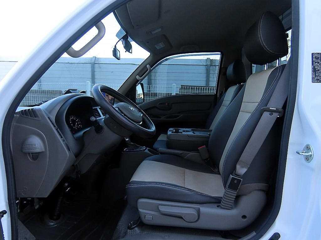 Hyundai Porter Standard Cab/ Long Wheelbase/ 2WD 7