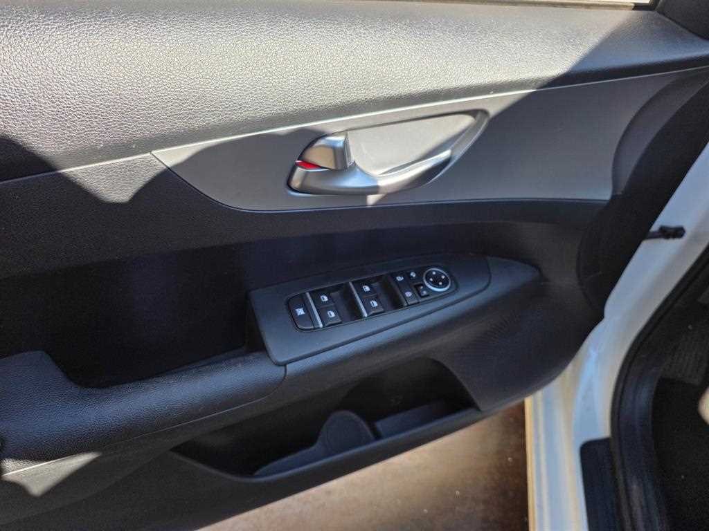 Kia K3 1.6 Gasoline Trendy 10