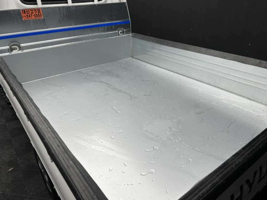 Hyundai Porter 1.0 Ton/ Double Cab/ Long Wheelbase/ CRDi Modern 8