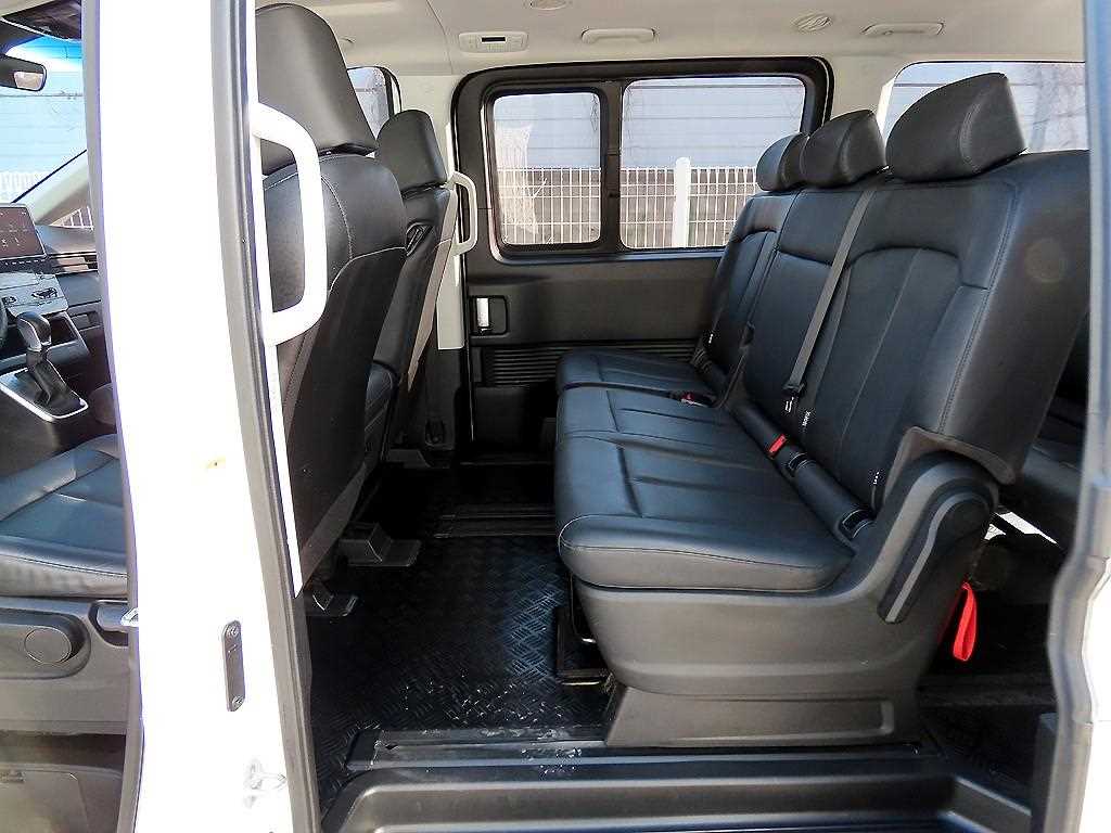 Hyundai Staria 4WD Diesel Tourer Modern 7