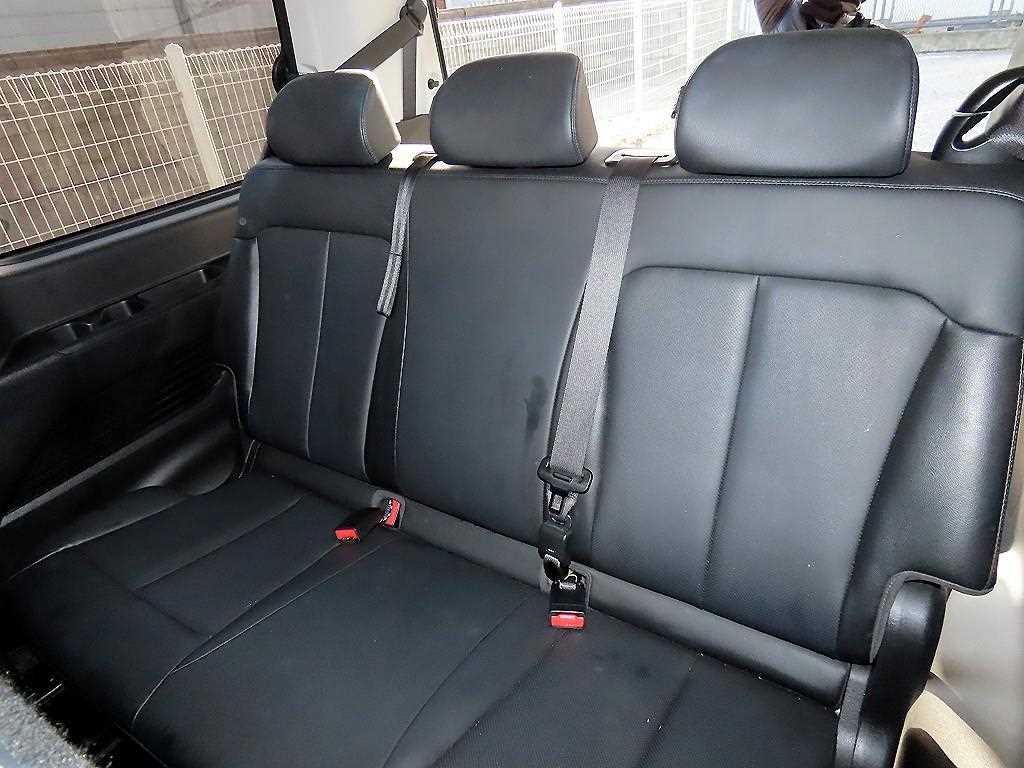 Hyundai Staria 4WD Diesel Tourer Modern 8