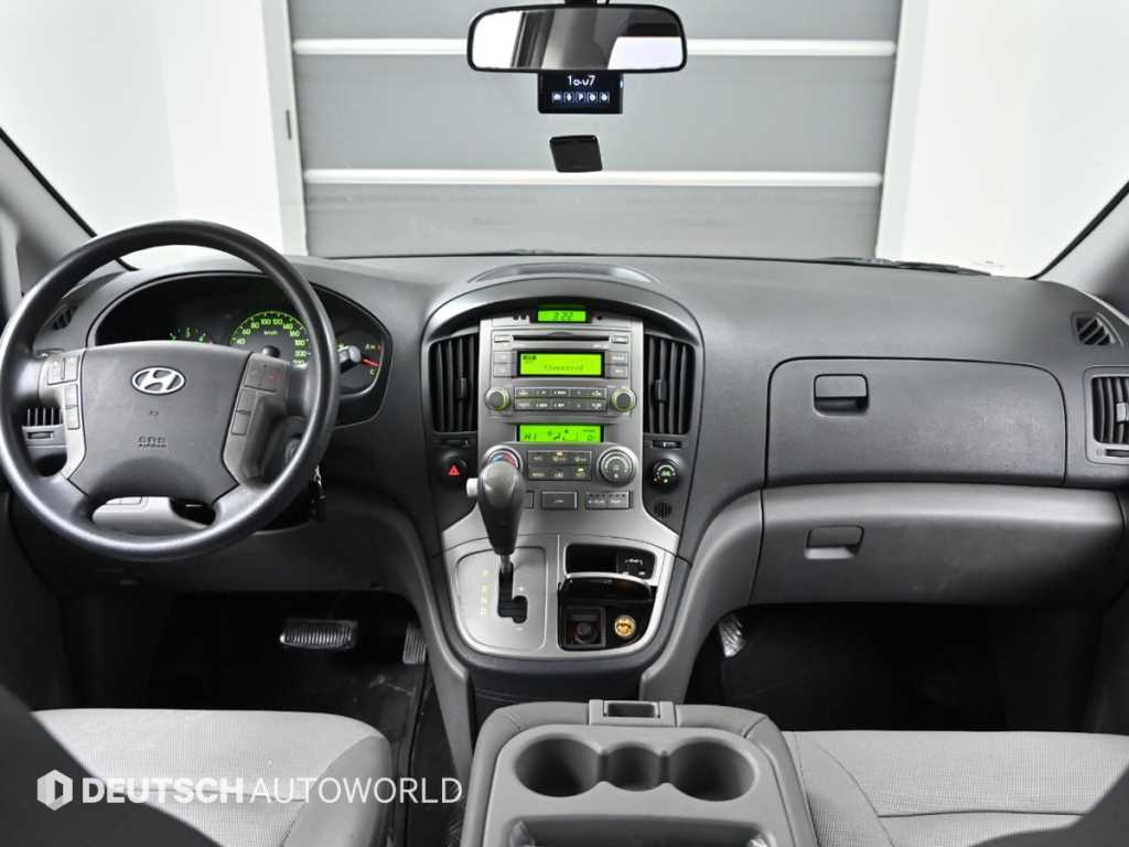 Hyundai Starex Wagon CVX Luxury 8