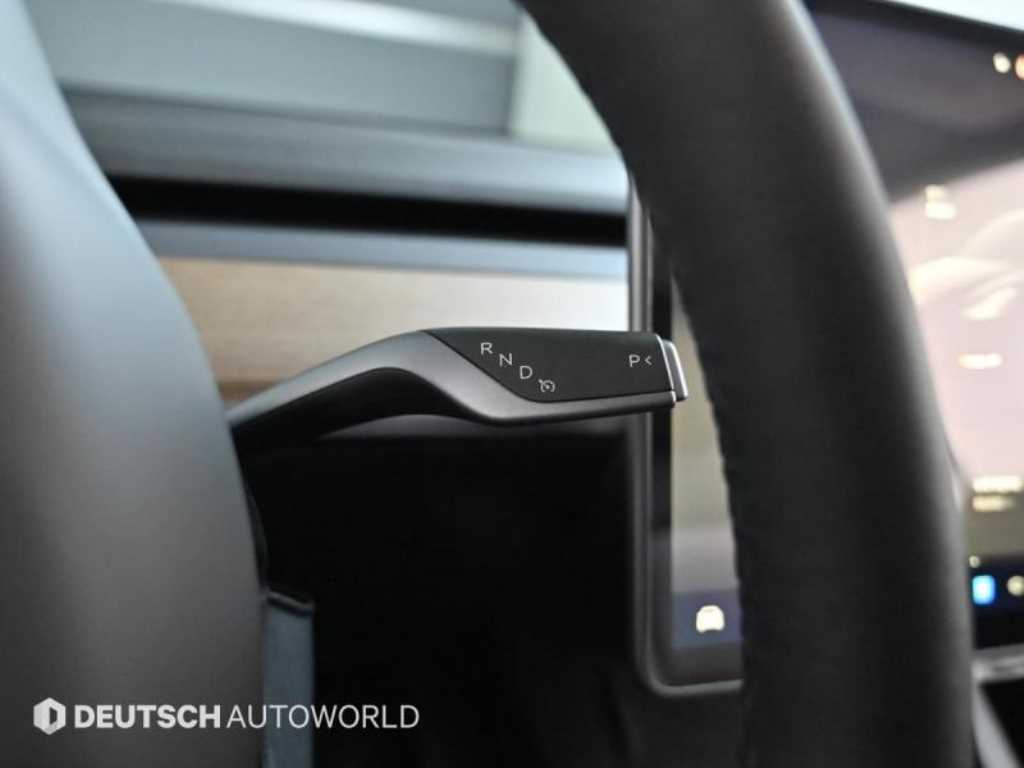 Tesla Model Y Performance 10