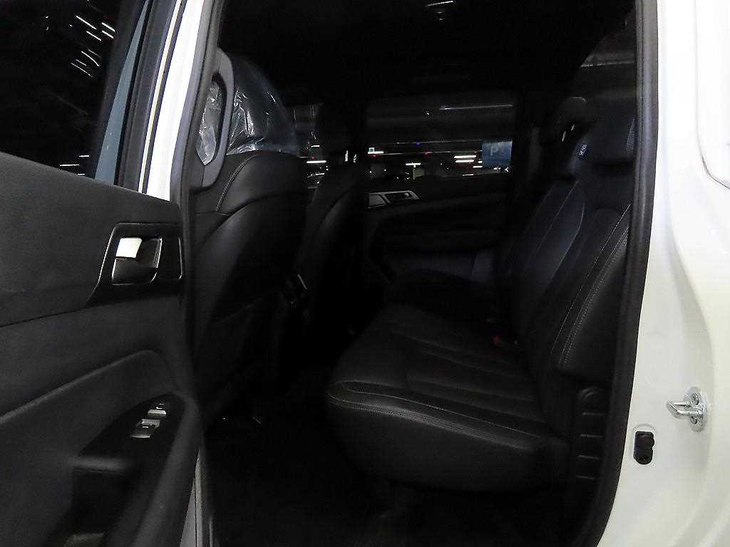 KG Mobility (Ssangyong) Rexton Diesel 2.2 4WD Prestige 8