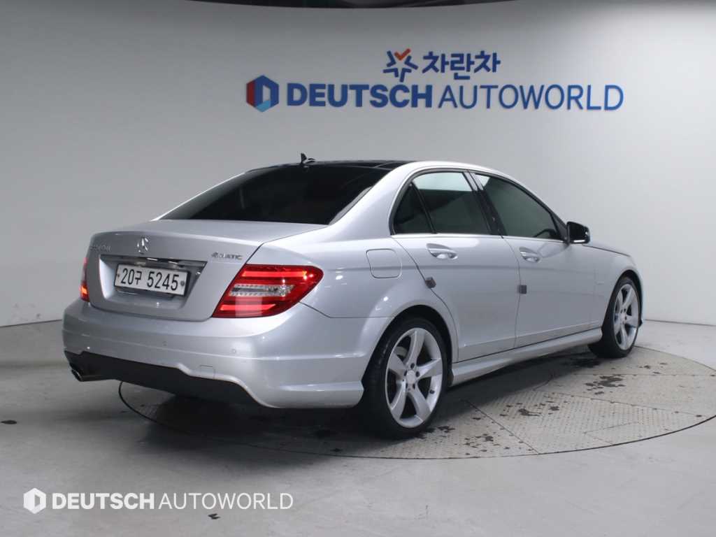 벤츠 C 클래스 C220 CDI 4MATIC 사진 2/20