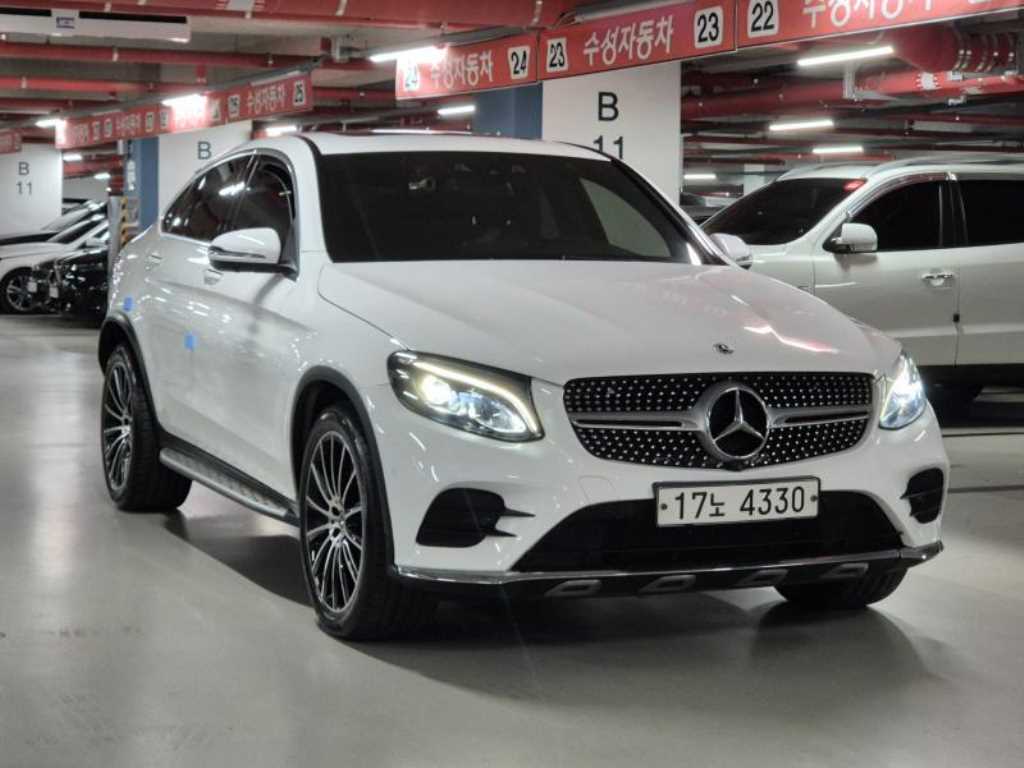 벤츠 GLC 클래스 GLC 220 d 4MATIC 쿠페 사진 2/20