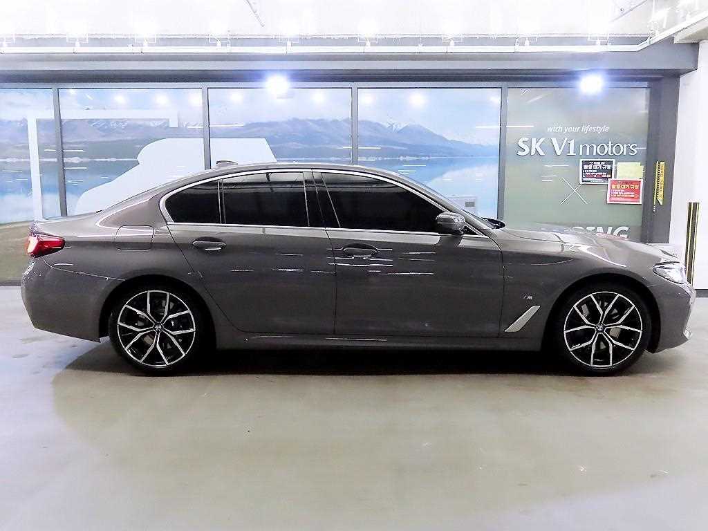 BMW 5 Series 530i xDrive M Sport 4