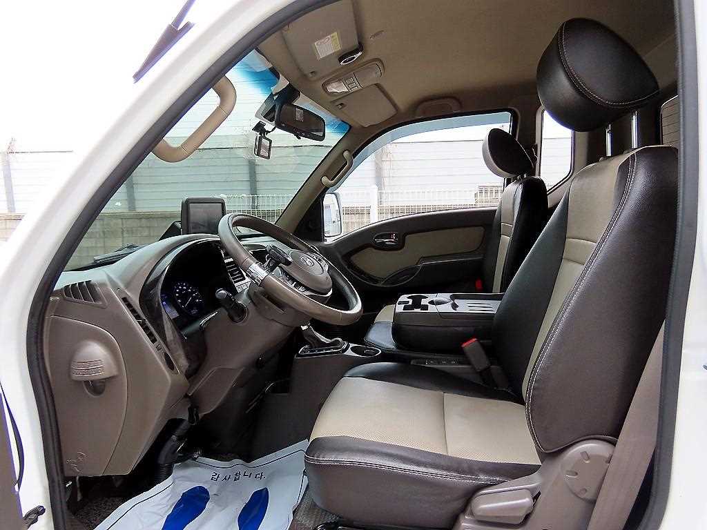 Hyundai Porter 1.0 Ton/ Super Cab/ Long Wheelbase 8