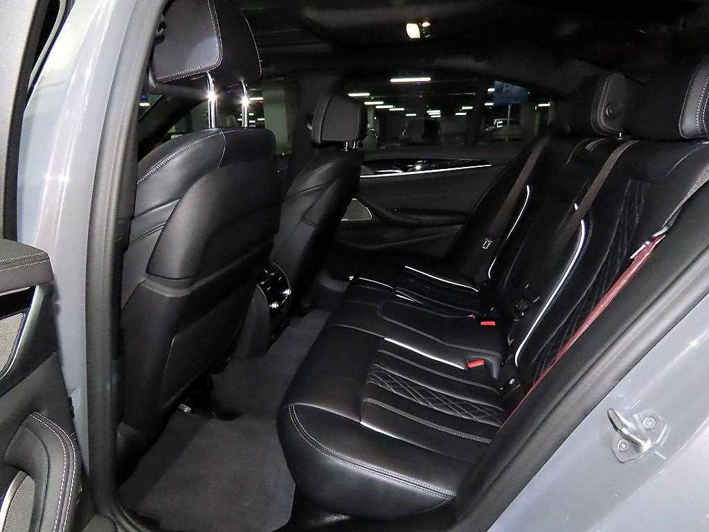 BMW 5 Series 530i xDrive M Sport 8