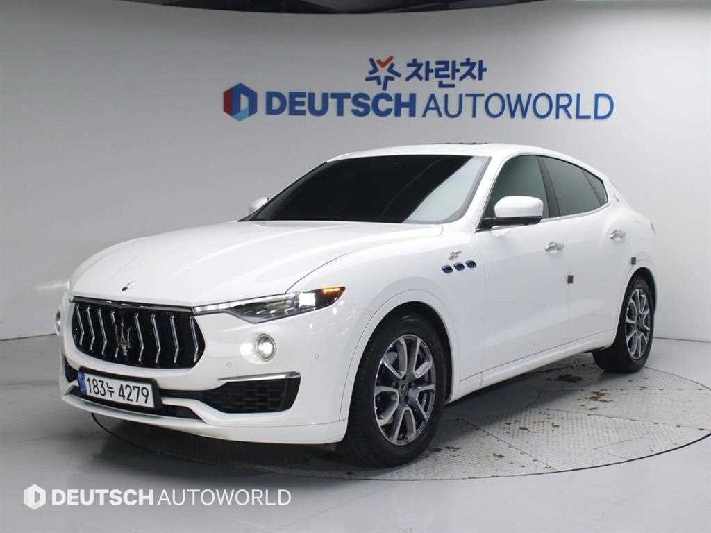 르반떼 2.0 GT AWD 2022년식