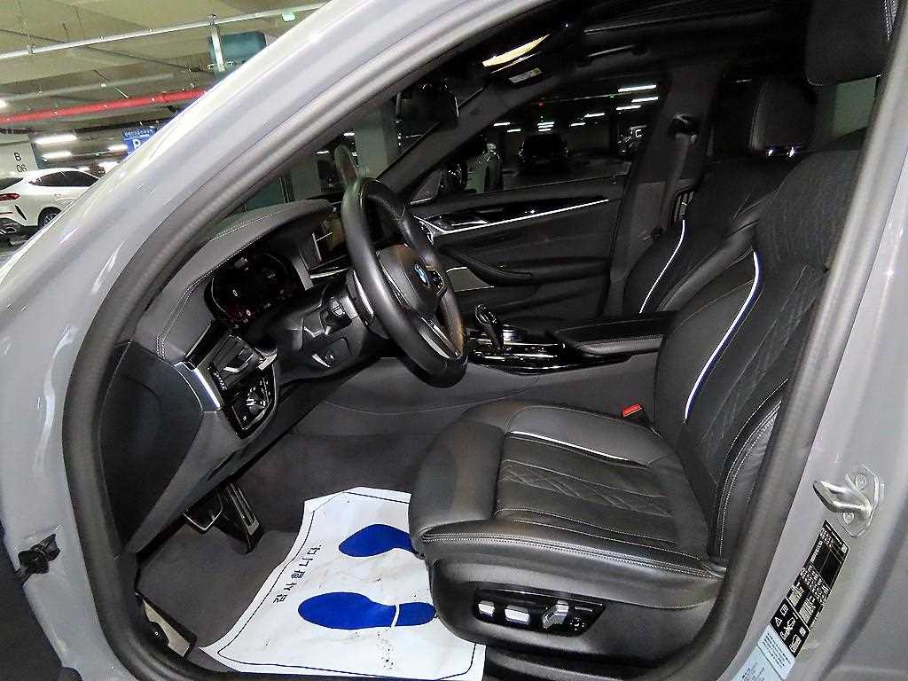 BMW 5 Series 530i xDrive M Sport 7