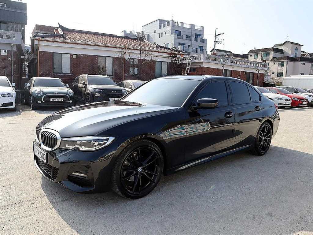 BMW 3시리즈 320i M 스포츠 블랙수트 사진 2/20