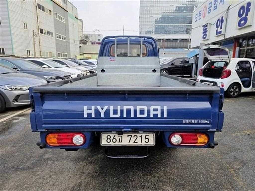 Hyundai Porter 1.0 Ton/ Super Cab/ Long Wheelbase/ CRDi Premium 4