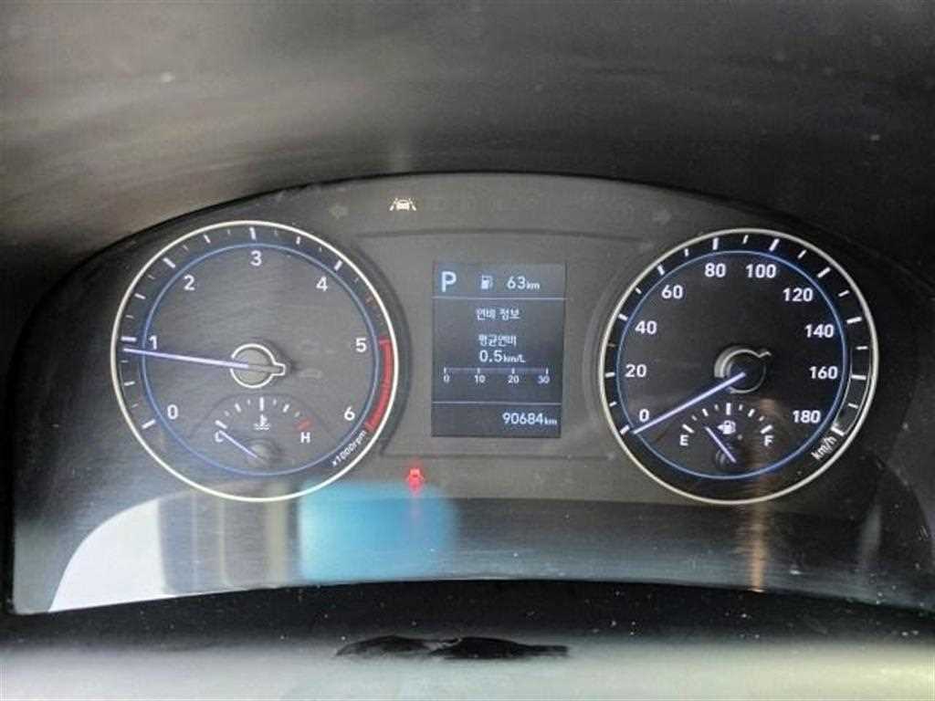 Hyundai Porter 1.0 Ton/ Super Cab/ Long Wheelbase/ CRDi Premium 7