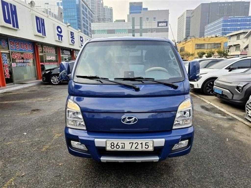 Hyundai Porter 1.0 Ton/ Super Cab/ Long Wheelbase/ CRDi Premium 3