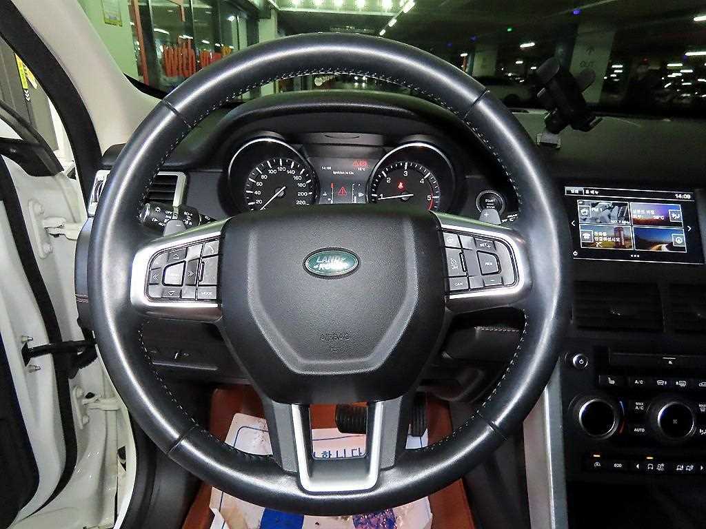 Land Rover Discovery Sport 2.0 TD4 HSE Luxury 10