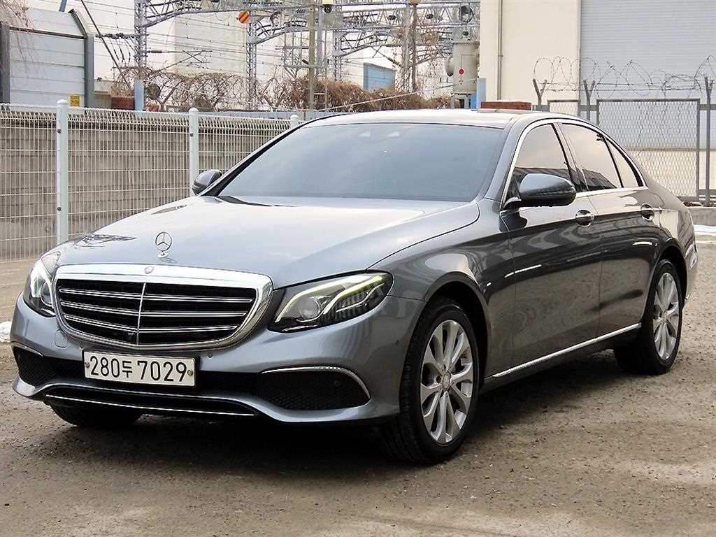 벤츠 E 클래스 E300 4MATIC 익스클루시브 사진 2/20