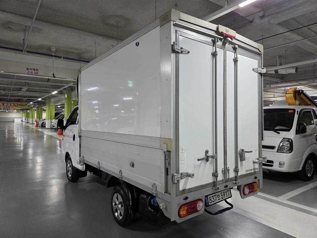 Hyundai Porter Electric Super Cab Smart 8