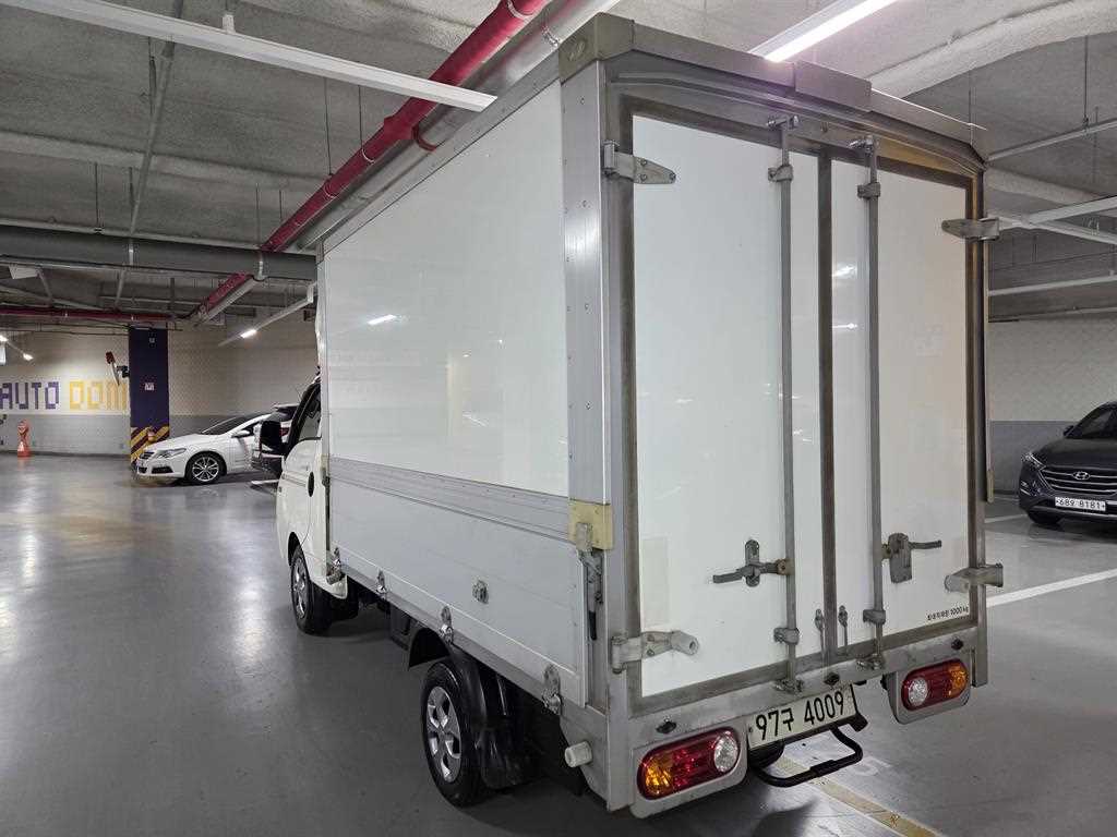 Hyundai Porter Electric Super Cab Smart 8