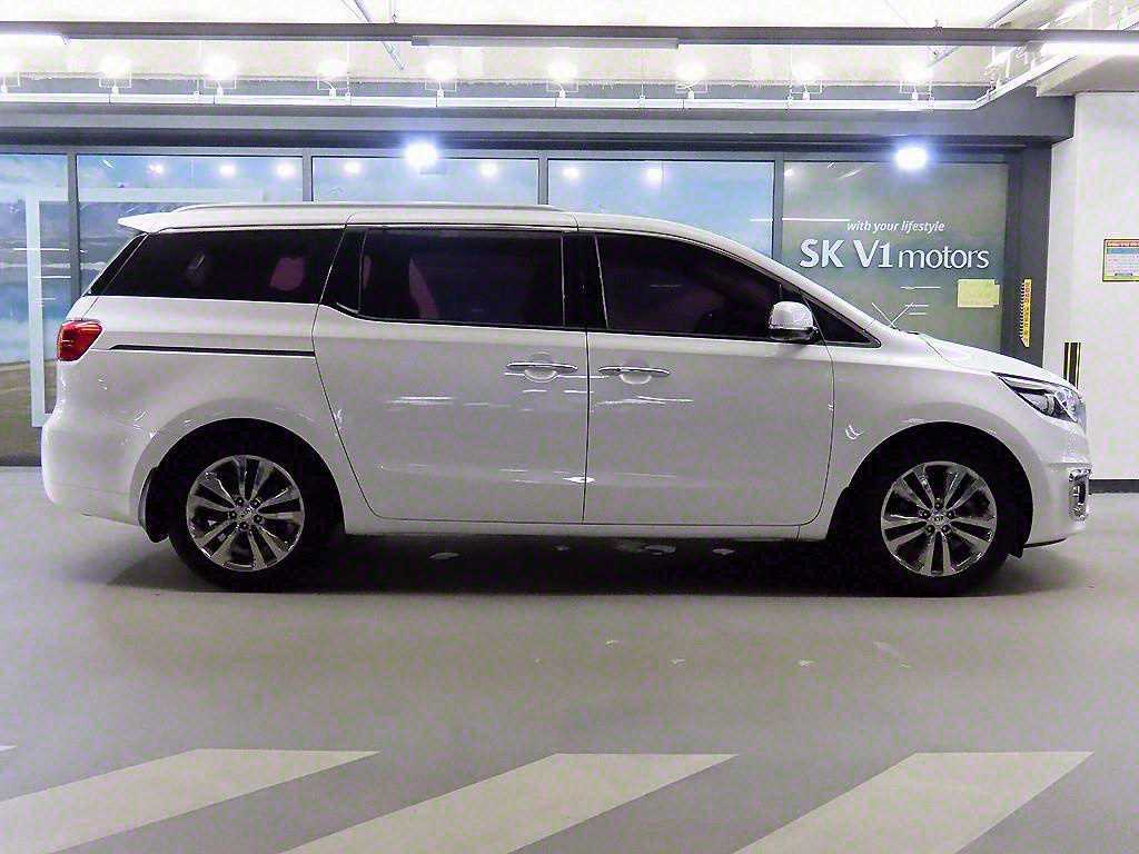 Kia Carnival Gasoline Noblesse 4
