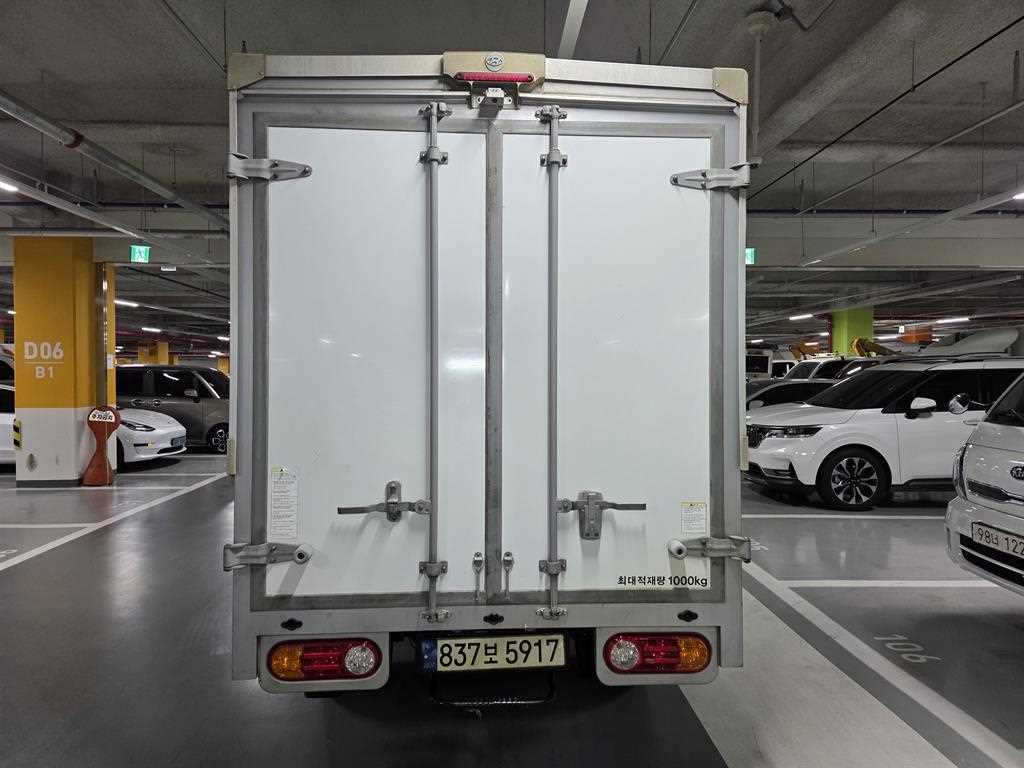 Hyundai Porter Electric Super Cab Smart 9