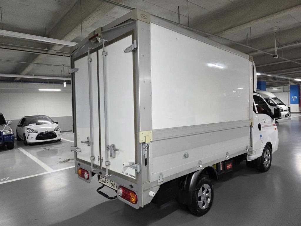 Hyundai Porter Electric Super Cab Smart 7