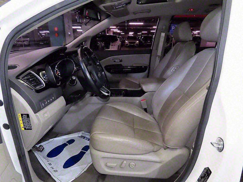 Kia Carnival Gasoline Noblesse 7