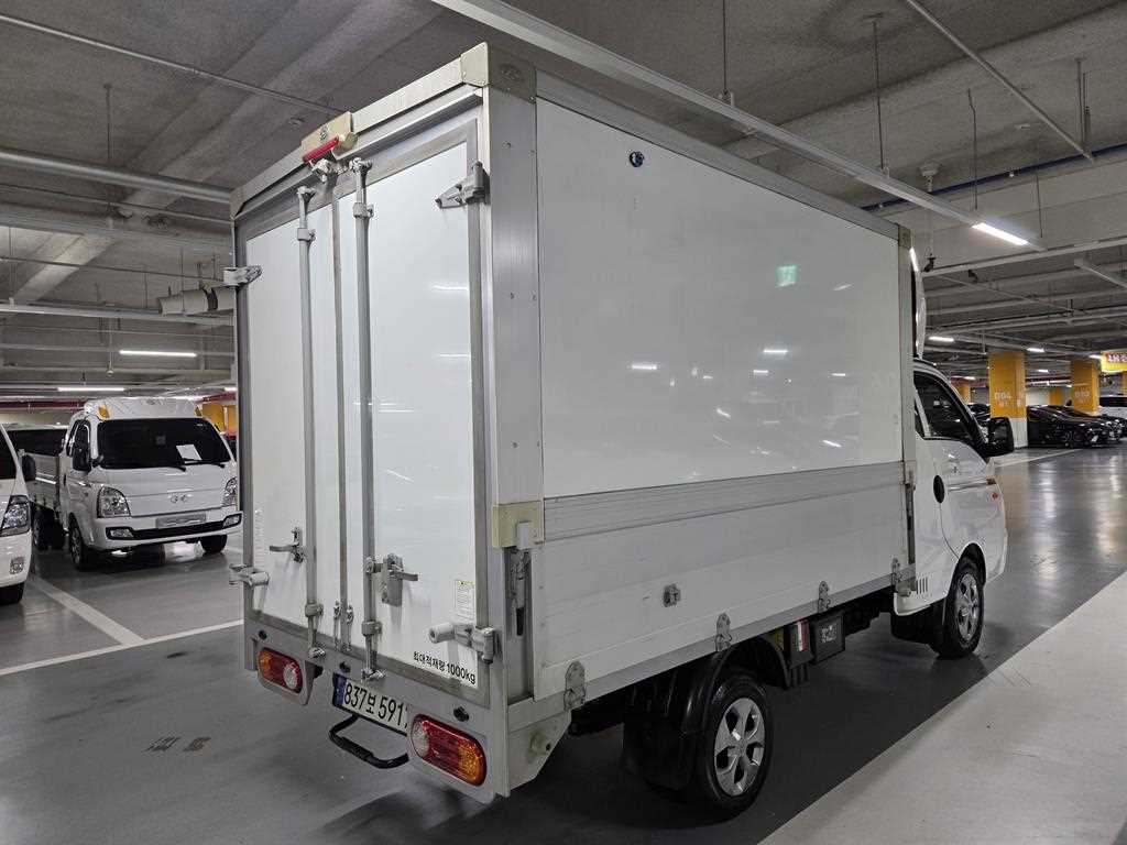 Hyundai Porter Electric Super Cab Smart 7