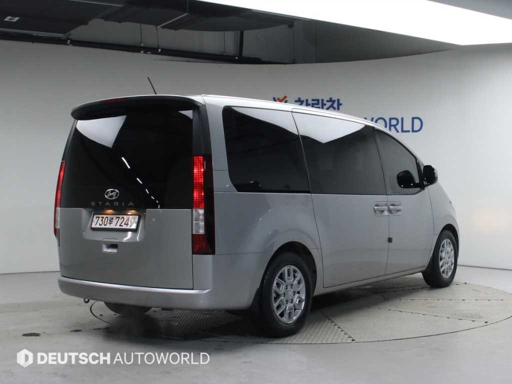 Hyundai Staria LPG Tourer Modern 3