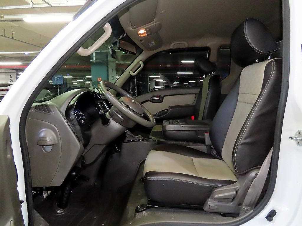 Hyundai Porter 1.0 Ton/ Super Cab/ Long Wheelbase 8